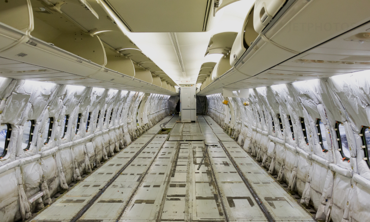 Boeing 737: cargo transportation compartment