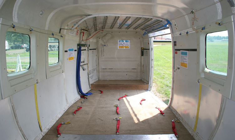 Caravan Grand / EX: compartimento para transporte de carga