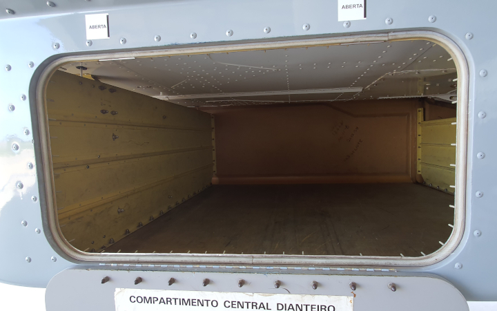 Lower cargo holds Cessna Grand Caravan