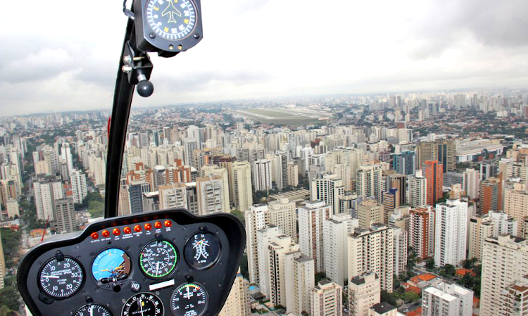 Robinson 44 disponible para chárter en São Paulo, Brasil