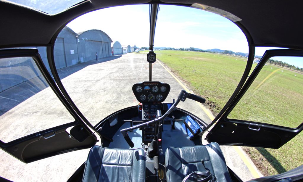 chárter de aeronaves - vuelo panorámico en el R44